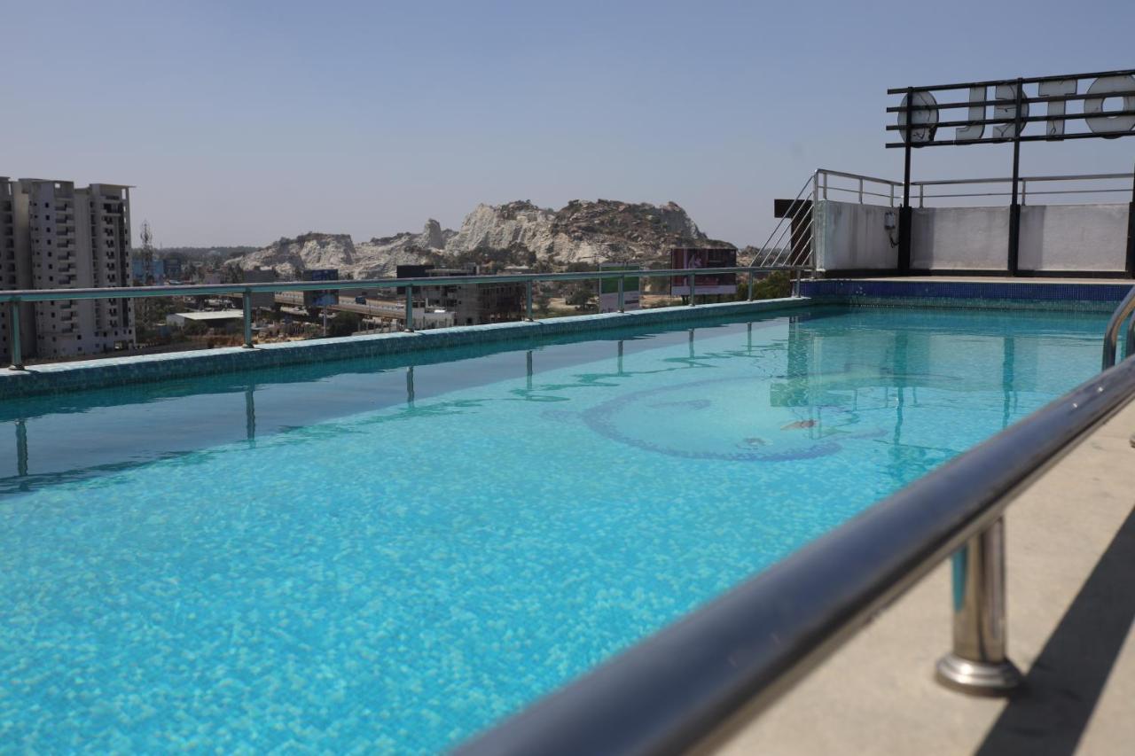 Npg Hotel Bangalore Just 10 Mins Drive From The Kempegowda International Airport Luaran gambar